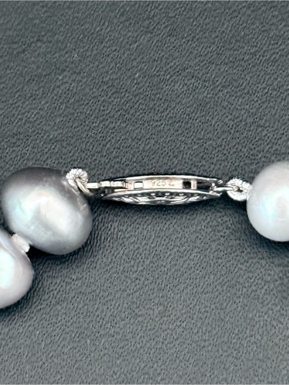 Real freshwater silver Pearl necklace 18” long 8-9MM - Picture 4 of 11